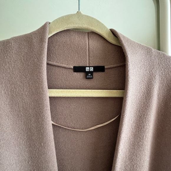 Uniqlo Soufflé Yarn Belted Coat - Picture 4 of 4